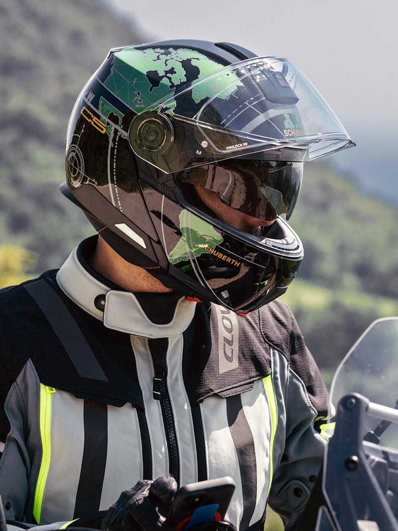 Schuberth C5 helmet lifestyle globe green black